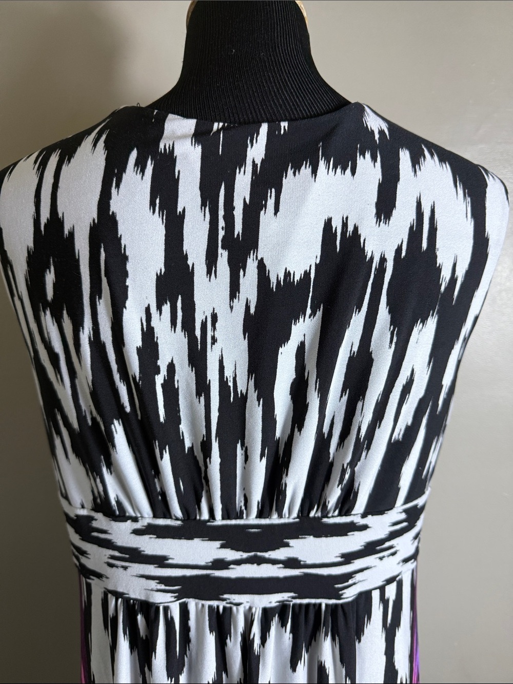 Chico’s Sleeveless V-Neck Maxi Dress in Black & Purple Ikat Print Sz XL - Picture 6 of 11
